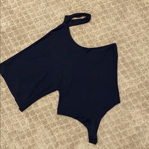 Black One-Shoulder Asymmetric Bodysuit - Sleek Women's Style